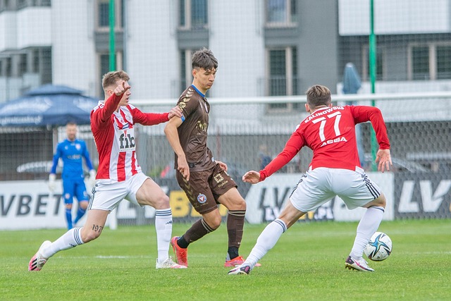 弗里克：佩德里只是有点累；德容生病了所以我们让他回家休息